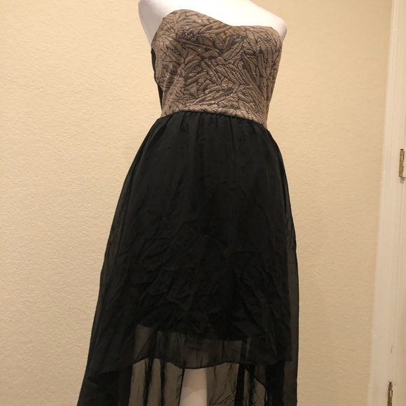 Elegant High Low Sleeveless Dress - Picture 3 of 4